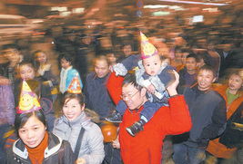 少了充气棒 多了 平安 夜